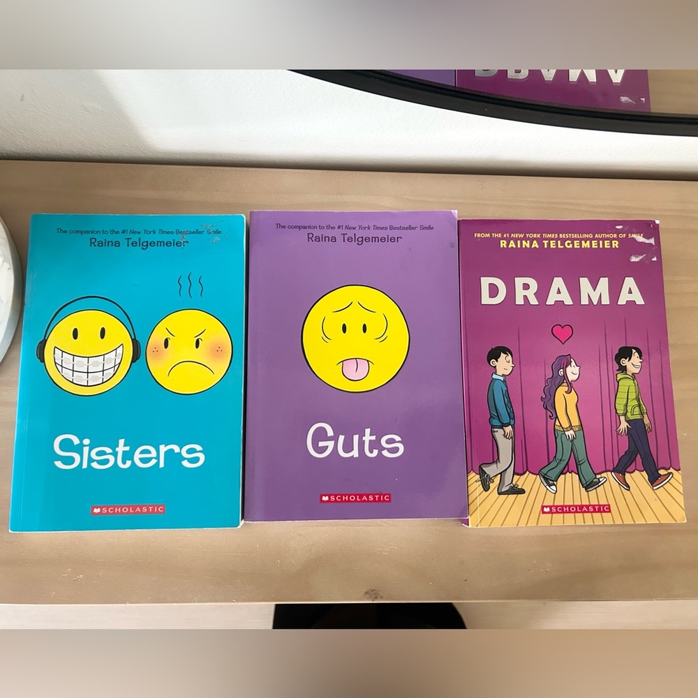 Scholastic Raina Telgemeier Graphic Novel Trio Sisters Guts Drama Set of 3 Book